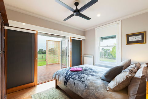 Amaroo Farm - Accommodation Directory 2