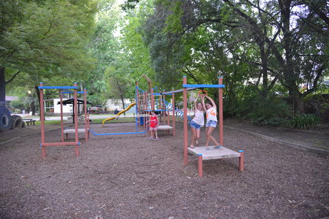 Ardern's Caravan Park Myrtleford - Accommodation Directory 4