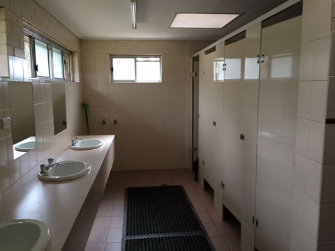 Ardern's Caravan Park Myrtleford - Accommodation Directory 5