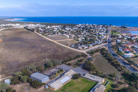 Arura Group Stays And Function Centre - Accommodation Directory 0