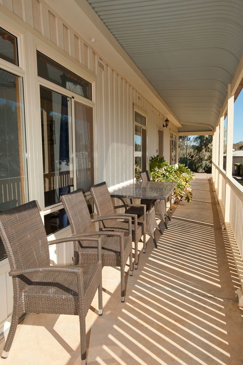 Black Jack Get-a-way - Magpies Nest - Accommodation Directory 0