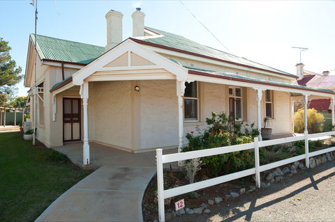 Black Jack Get-A-Way - Nana's Home - Accommodation Directory 5