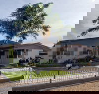 Chrissie's Palace - Accommodation Directory
