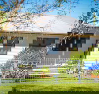 Dell-Lee Cottage - Accommodation Directory