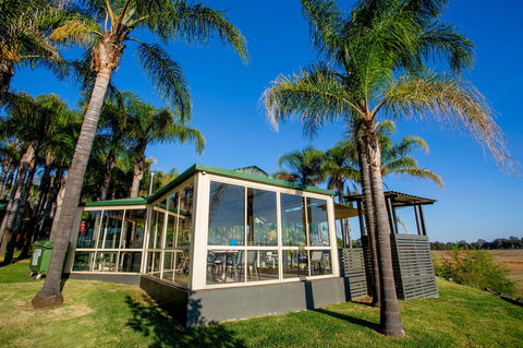 Discovery Parks - Lake Hume - Accommodation Directory 3