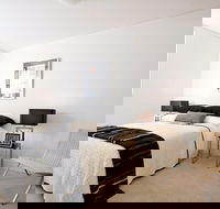 Executive Furnished Apartment Crows Nest - Accommodation Directory