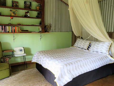 Fig Tree Retro Studio - Accommodation Directory 4