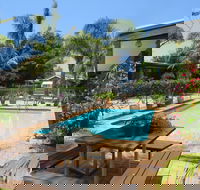 Lakes Waterfront Motel - Accommodation Directory