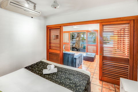 Paradise On The Beach Resort - Accommodation Directory 0