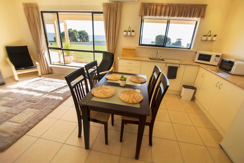 Pelican Perch Retreat - Accommodation Directory 4