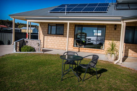 Pelican Perch Retreat - Accommodation Directory 8