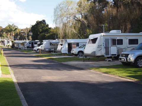 Pleasurelea Tourist Resort - Accommodation Directory 2