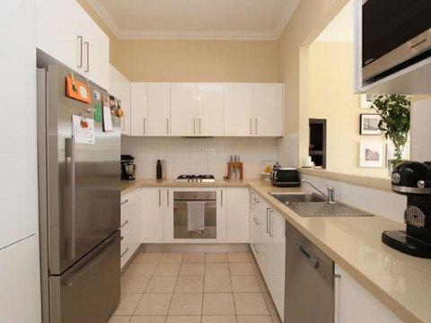 Robina: Bathurst Self Contained Accommodation - Accommodation Directory 2