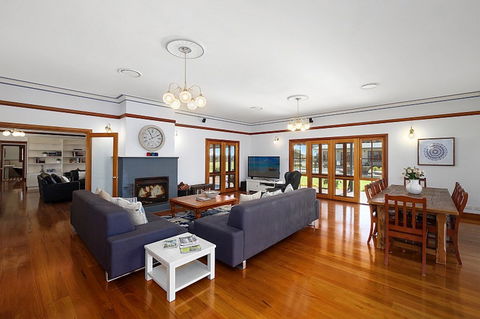 Stonegate - Accommodation Directory 4