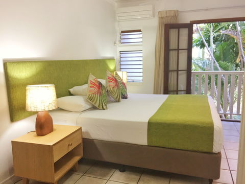 The Reef Retreat - Accommodation Directory 3