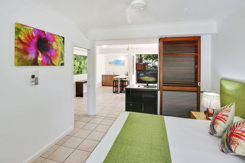 The Reef Retreat - Accommodation Directory 7