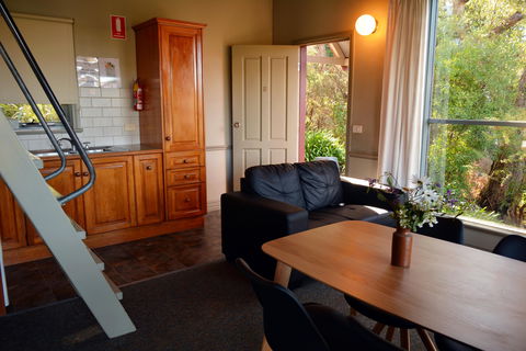 The Great Ocean Road Cottages And Backpackers - Accommodation Directory 5