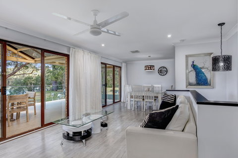 The Waterfront  Jervis Bay - Accommodation Directory 1