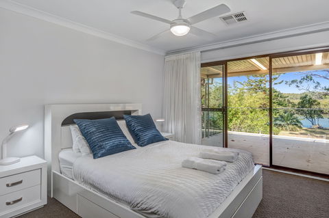 The Waterfront  Jervis Bay - Accommodation Directory 2