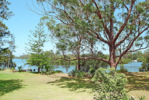 The Waterfront  Jervis Bay - Accommodation Directory 6