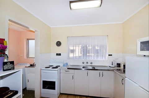 Westwood Motor Inn - Accommodation Directory 1