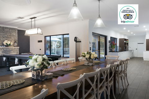 WhiteVale Estate - Accommodation Directory 0