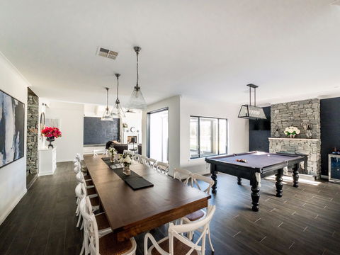 WhiteVale Estate - Accommodation Directory 2