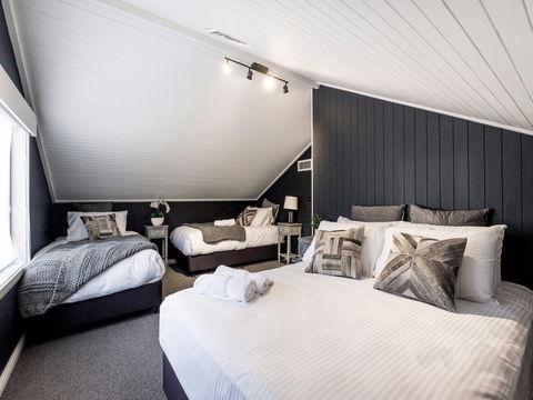WhiteVale Estate - Accommodation Directory 5