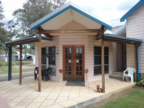 Wine Country Tourist Park - Accommodation Directory 9