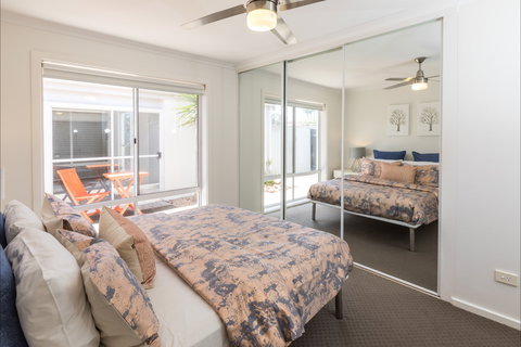 Bay Room Getaway - Accommodation Directory 3