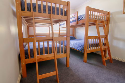 Beach Holiday Unit - Accommodation Directory 9