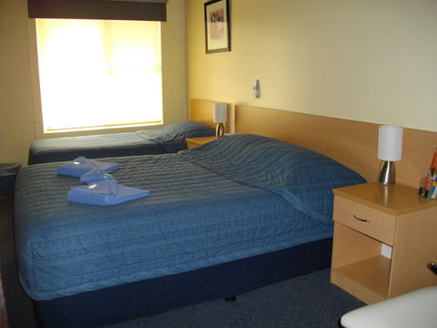 Benjamin Singleton Motel - Accommodation Directory 2