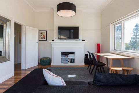 Cottesloe Beach Deluxe Apartment - Accommodation Directory 8
