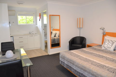Culburra Beach Motel - Accommodation Directory 1