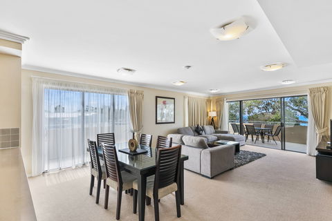 Eden By The Bay - Accommodation Directory 8