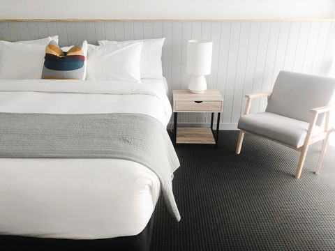 Eight Spence - Accommodation Directory 1