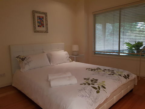 Ellie's Hide-Away At Malua Bay - Accommodation Directory 5