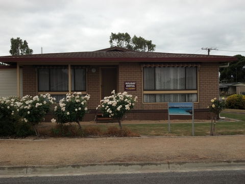 George'N'Mays - Accommodation Directory 0