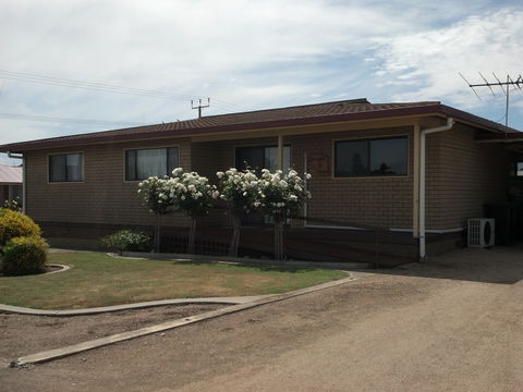 George'N'Mays - Accommodation Directory 2