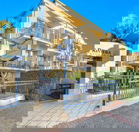 Golden Riviera Beach Resort - Accommodation Directory