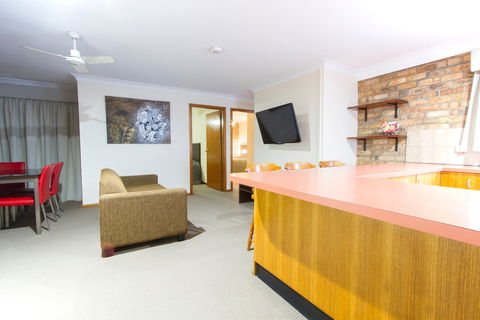 Harvest Lodge - Accommodation Directory 9