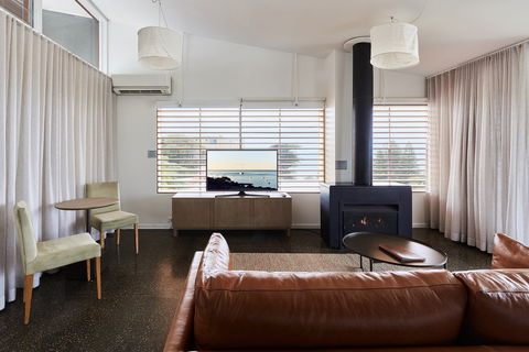 Hotel Sorrento - Accommodation Directory 1