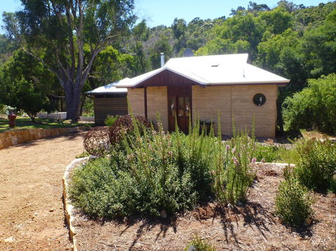 Jalbrook  Estate-  Cottages,Alpacas,Gallery & Function Centre - Accommodation Directory 0