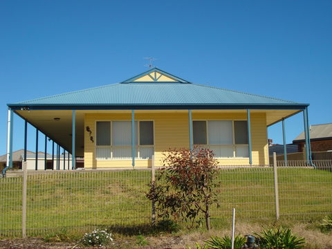 Larasa - Accommodation Directory 0