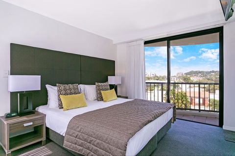 Mantra Coolangatta Beach - Accommodation Directory 2