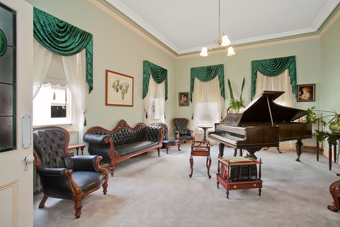 Merton Manor Exclusive Bed & Breakfast - Accommodation Directory 7