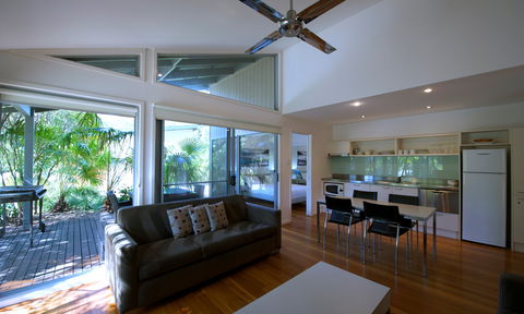 Mobys Beachside Retreat - Accommodation Directory 2