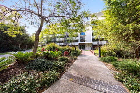 Oaks Brisbane Mews Suites - Accommodation Directory 0