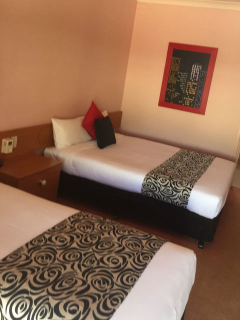 Philadelphia Motor Inn - Accommodation Directory 8