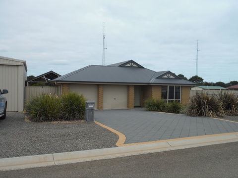 Seas The Day - Accommodation Directory 0